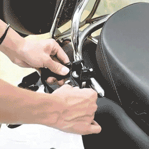 Verrouillage multifonctionnel pour casque de moto